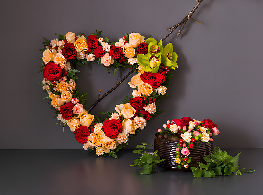 Beautiful flower cake arrangement with fresh luxury blooms
