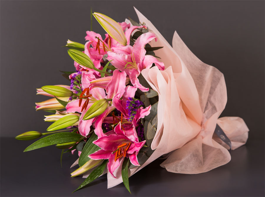 Stylish flower arrangement available from the leading flower shop in Bangalore