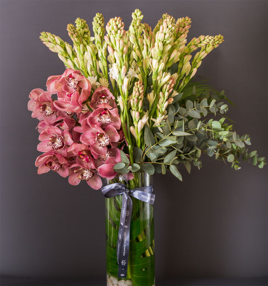 Designer flower vases by Flowerbox for modern floral arrangements