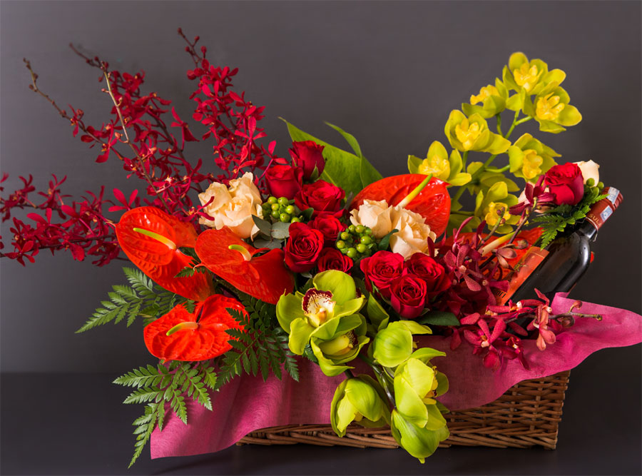 Exclusive wine delivery in Bangalore with flowers for celebrations