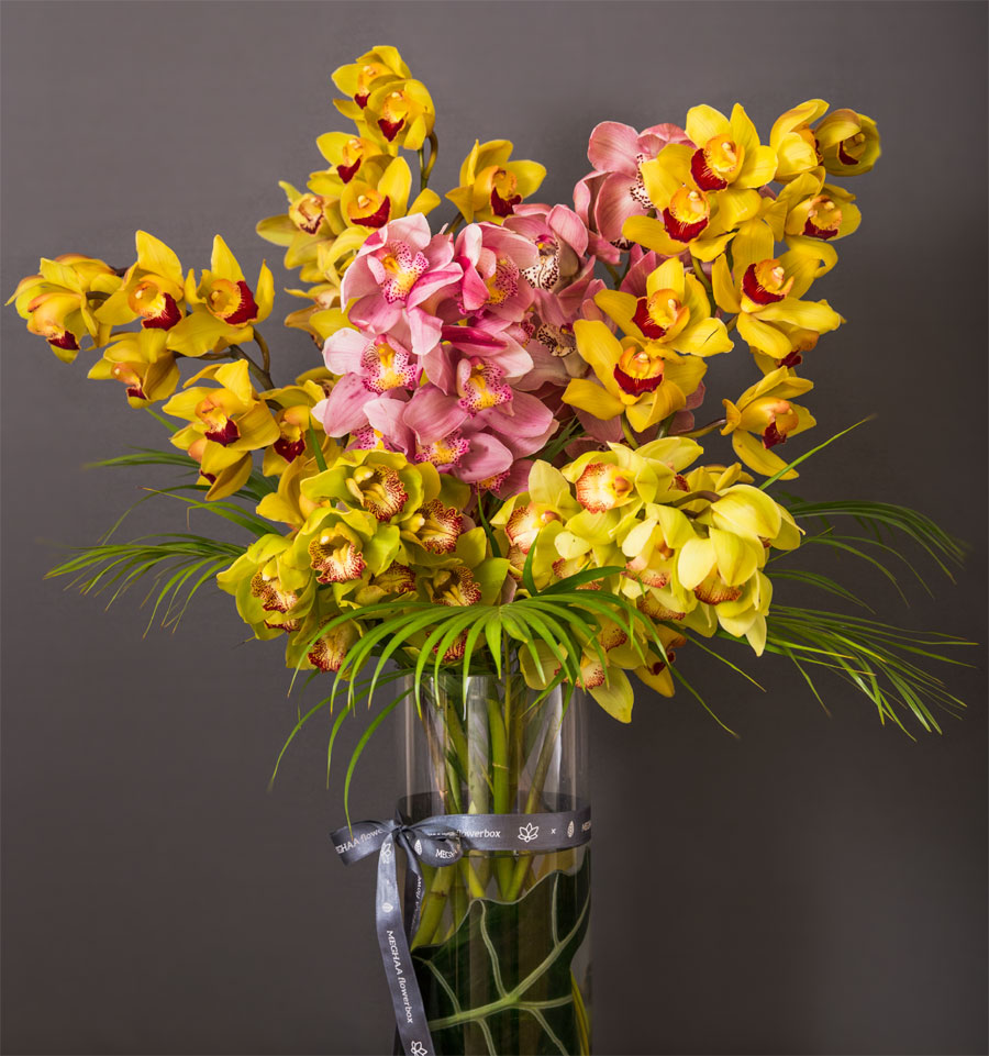 Bouquet premium collection handcrafted with high-end blooms