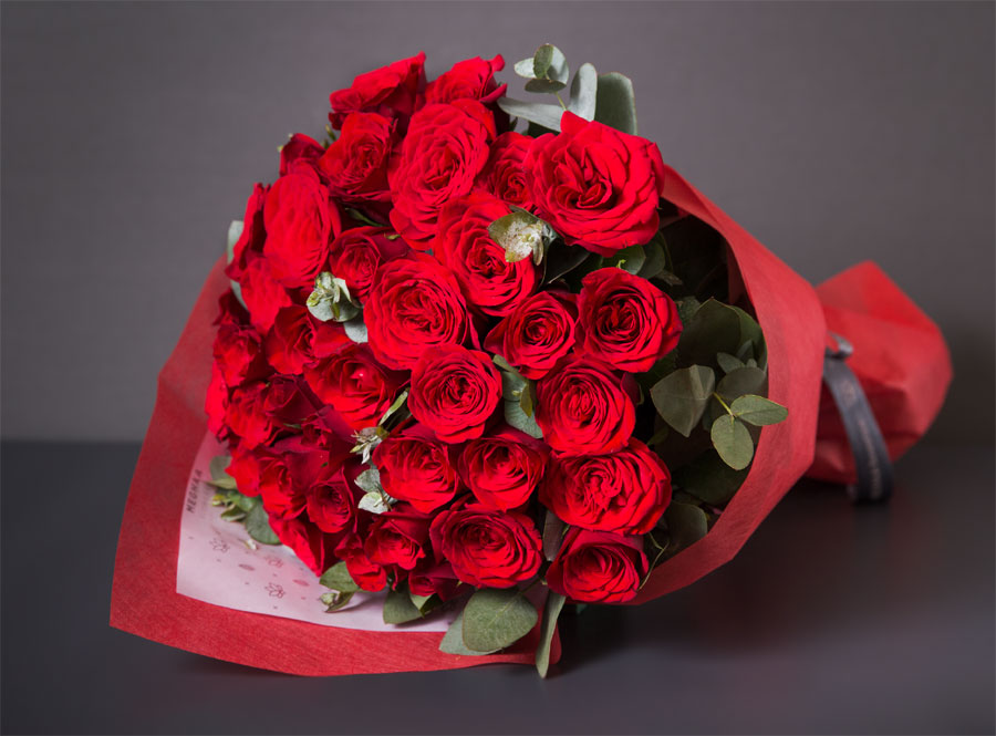Premium bouquet of roses perfect for anniversaries and celebrations
